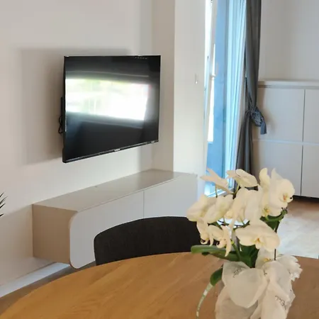 Apartman Modern Escape With Garage