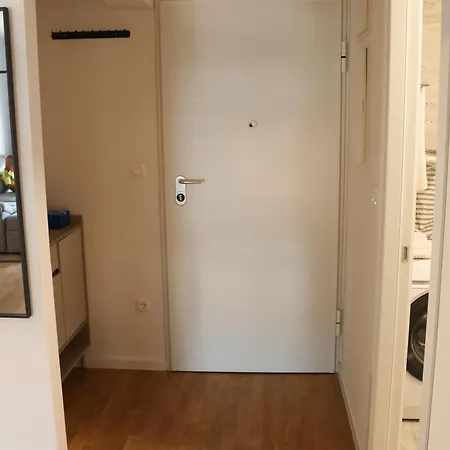 Apartman Modern Escape With Garage *